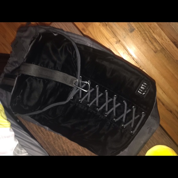 Fenty x puma back pack - Picture 6 of 8